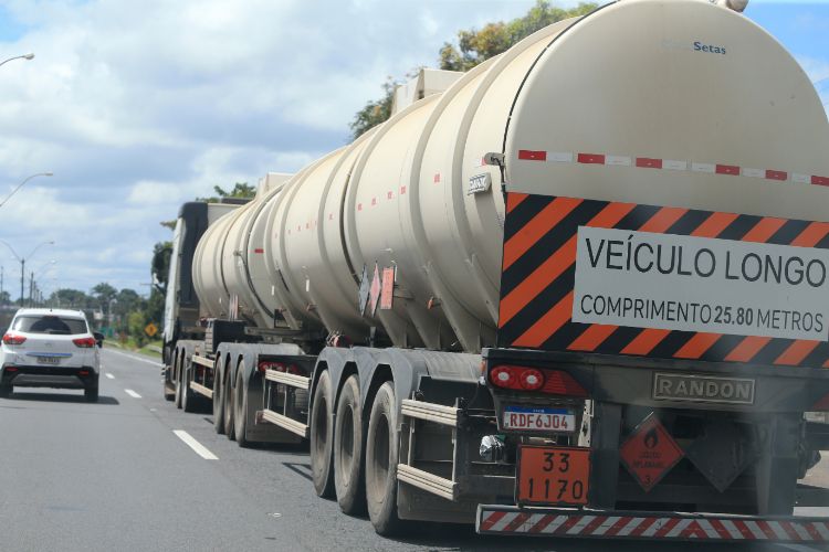 Projeto define não haver periculosidade em veículos com tanque de combustível de 200 litros